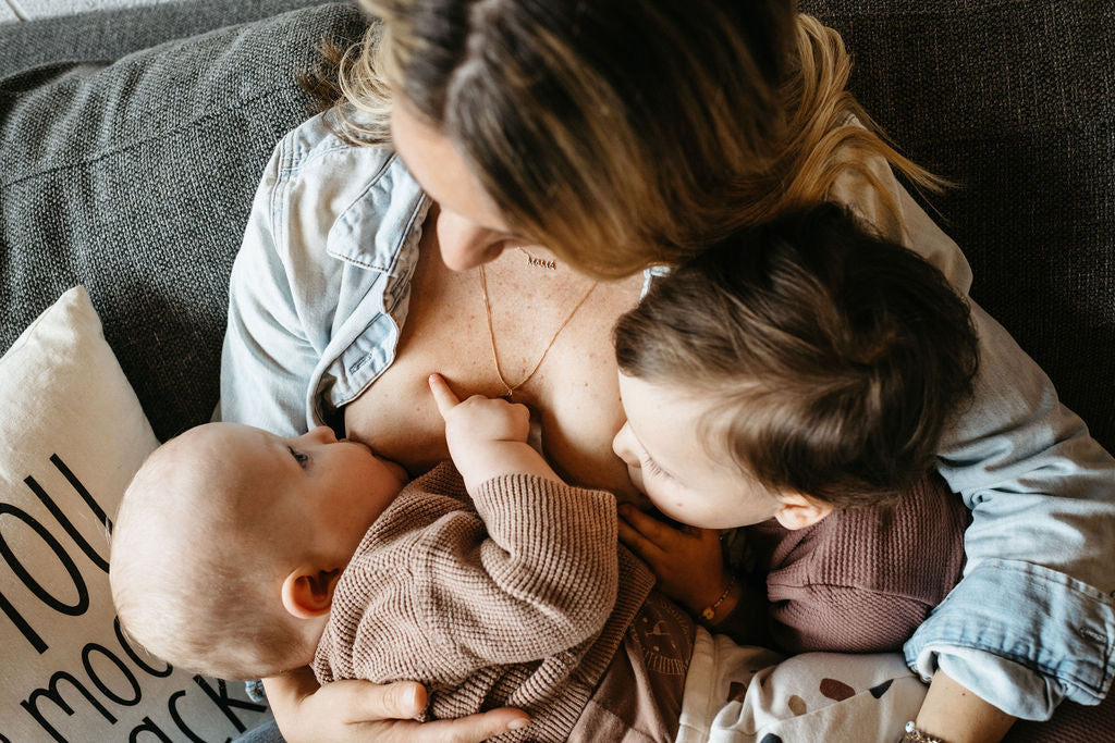 Mastering Breastfeeding: Your Guide to the First Few Weeks of Life